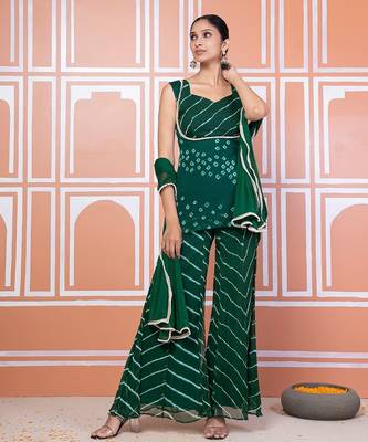 Green bandhani short kurti with inner 4