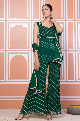 Green bandhani short kurti with inner