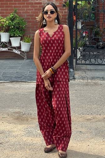 Printed maroon cotton kurti with farshi salwar