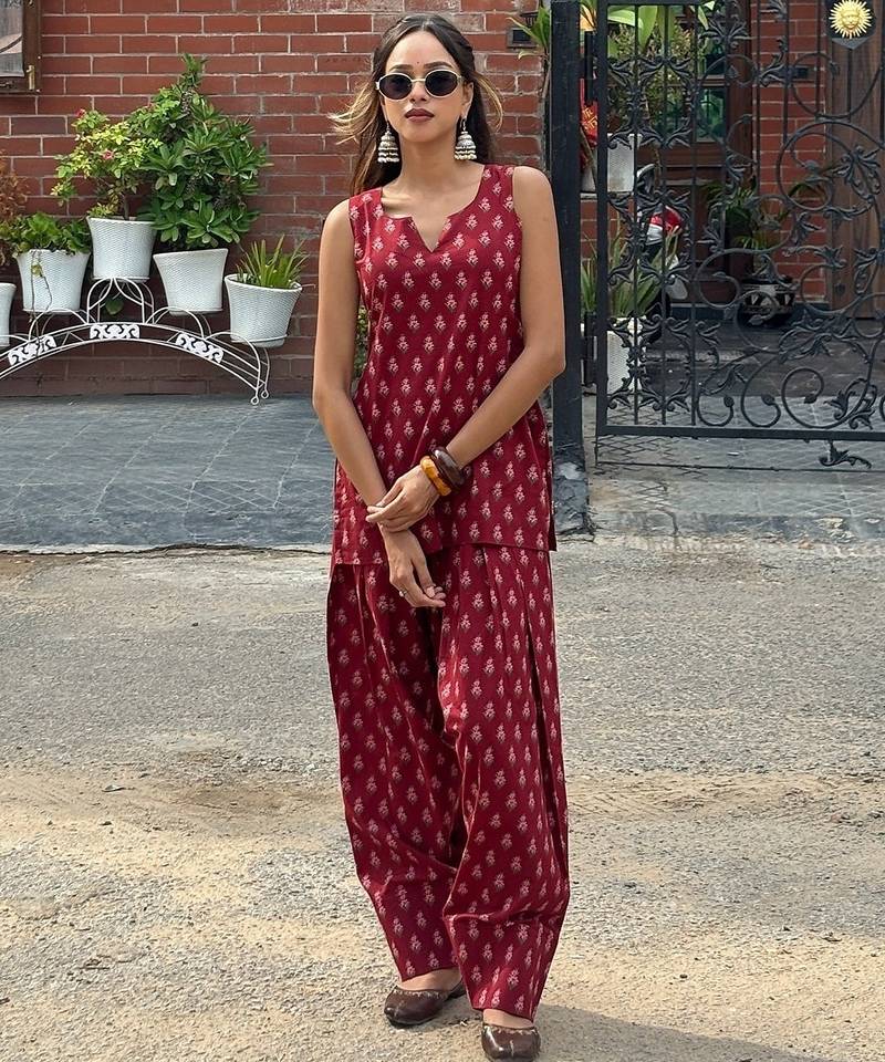Printed maroon cotton kurti with farshi salwar