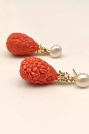 Certified natural freshwater pearls jewellery carved coral stone drop earrings with natural pearl, 2.4 cm