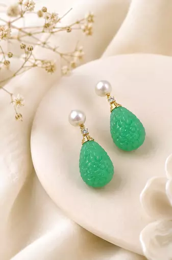 Certified natural freshwater pearls jewellery carved green onyx drop earrings with freshwater pearl