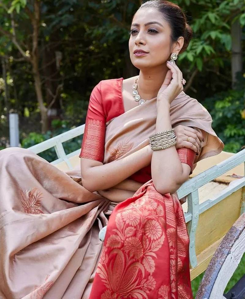Craem maroon silk blend jacuard work festival saree with unstitched blouse piece