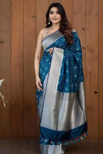 Rama  silk blend jacuard work festival saree with unstitched blouse piece