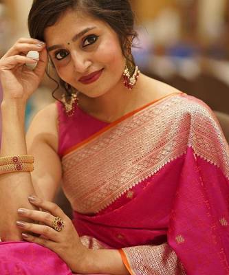 Pink silk blend jacuard work festival saree with unstitched blouse piece 2