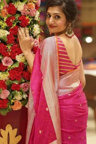 Pink silk blend jacuard work festival saree with unstitched blouse piece