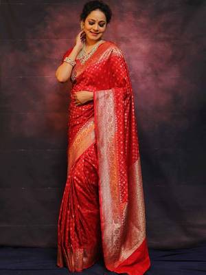 Red silk blend jacuard work festival saree with unstitched blouse piece 2