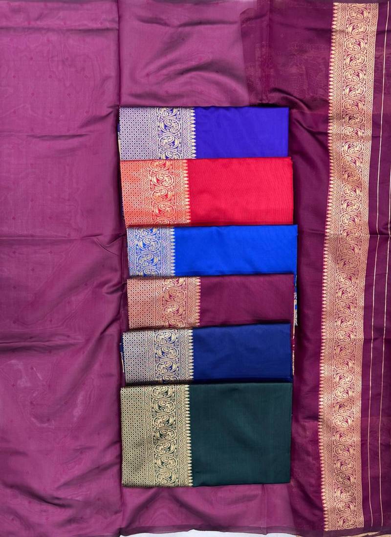 Red silk blend jacuard work festival saree with unstitched blouse piece