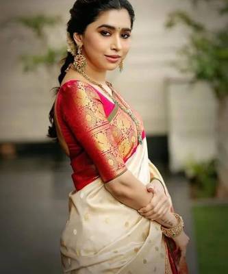 Off white red silk blend jacuard work festival saree with unstitched blouse piece 2