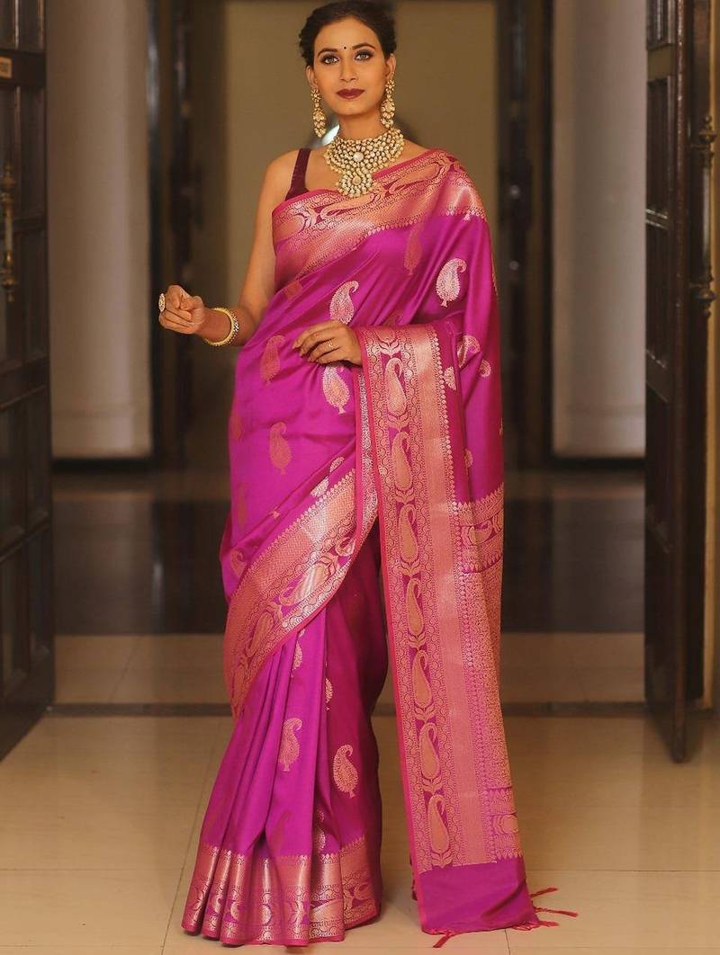 Pink  silk blend jacuard work festival saree with unstitched blouse piece