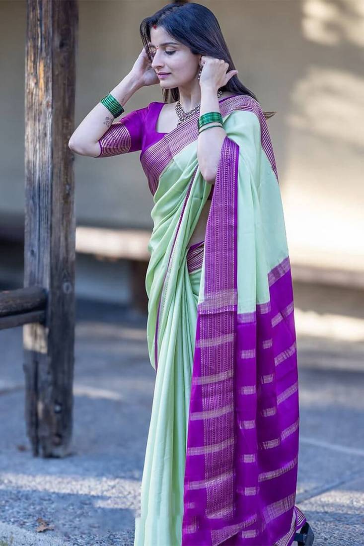 Pista purple silk blend jacuard work festival saree with unstitched blouse piece