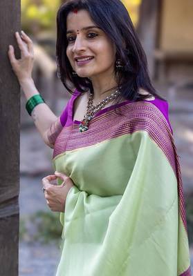 Pista purple silk blend jacuard work festival saree with unstitched blouse piece 5