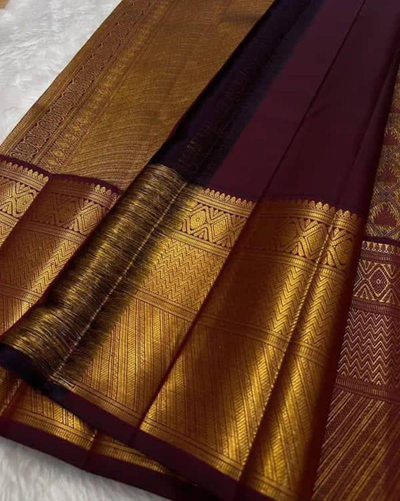 Maroon silk blend jacuard work festival saree with unstitched blouse piece