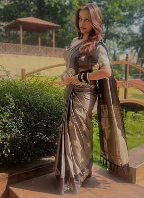 Grey silk blend jacuard work festival saree with unstitched blouse piece 1