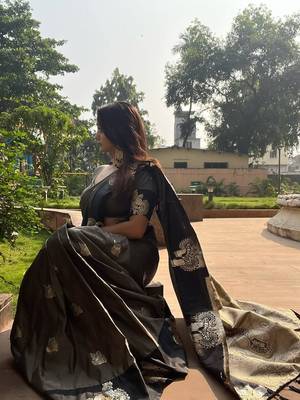 Grey silk blend jacuard work festival saree with unstitched blouse piece 2