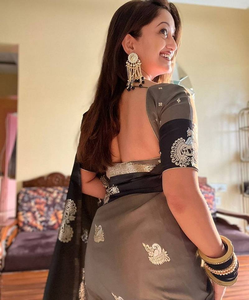 Grey silk blend jacuard work festival saree with unstitched blouse piece