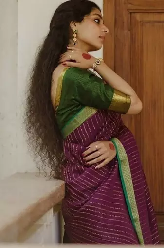 Wine green silk blend jacuard work festival saree with unstitched blouse piece