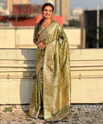 Mehendi silk blend jacuard work festival saree with unstitched blouse piece 1