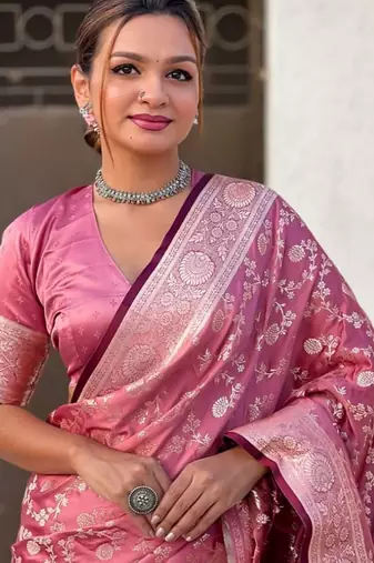 Peach silk blend jacuard work festival saree with unstitched blouse piece