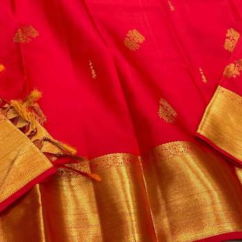 Red silk blend jacuard work festival saree with unstitched blouse piece 3