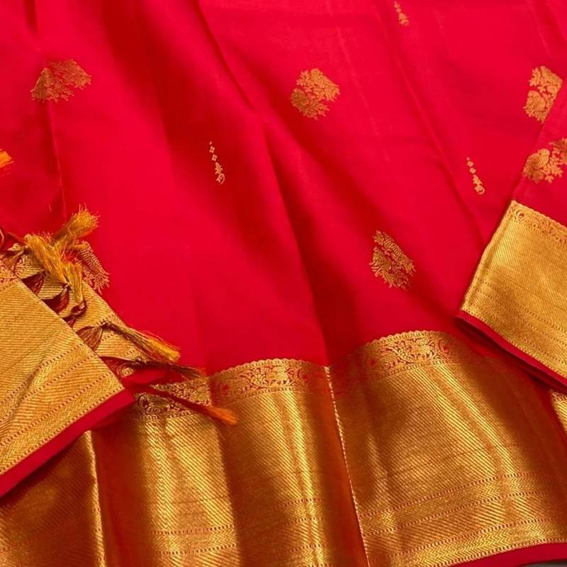 Red silk blend jacuard work festival saree with unstitched blouse piece