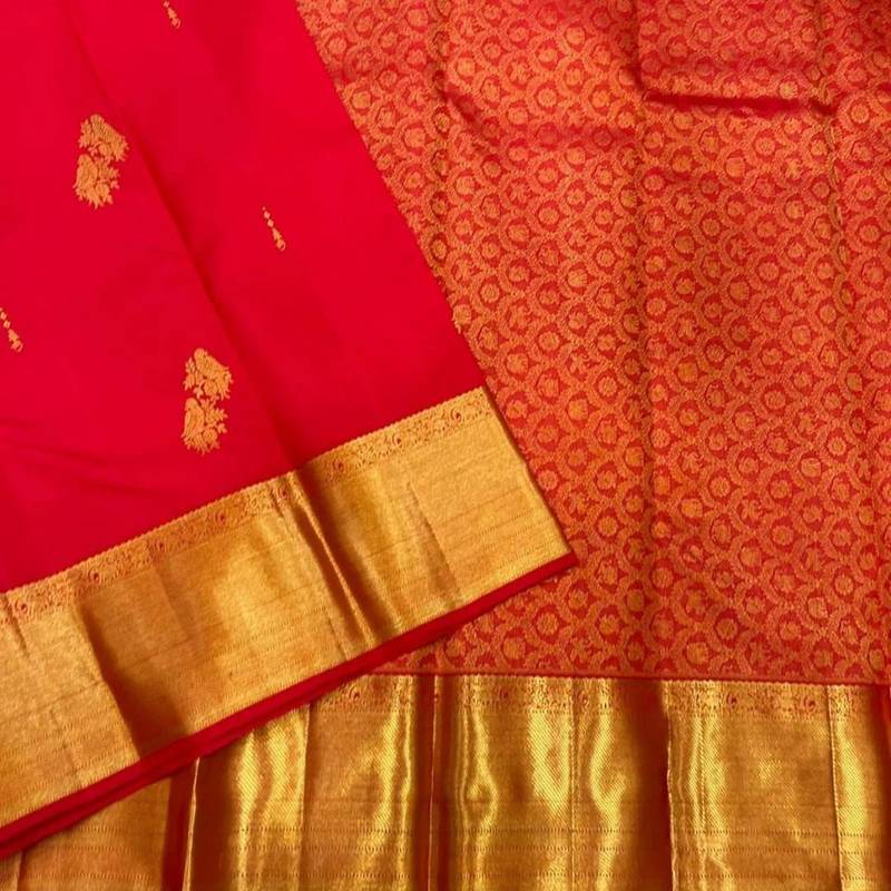 Red silk blend jacuard work festival saree with unstitched blouse piece