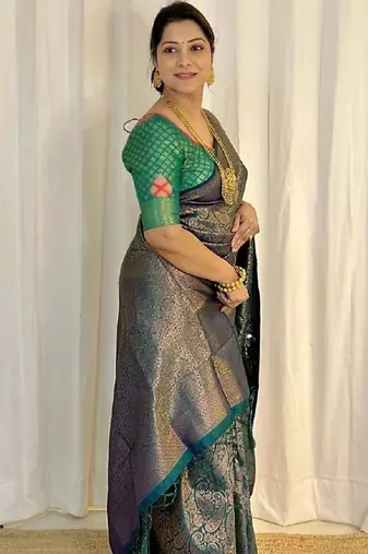 Green silk blend jacuard work festival saree with unstitched blouse piece