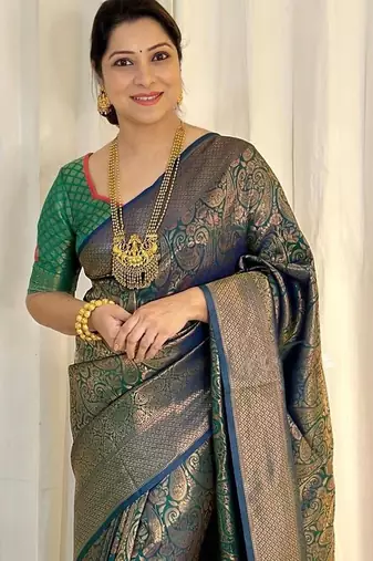 Green silk blend jacuard work festival saree with unstitched blouse piece