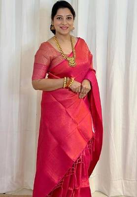 Red silk blend jacuard work festival saree with unstitched blouse piece 3