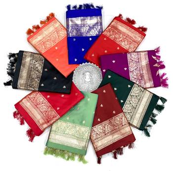 Black silk blend jacuard work festival saree with unstitched blouse piece 4