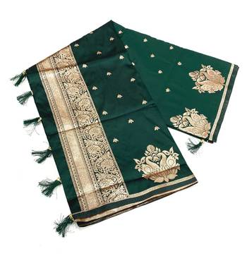 Green silk blend jacuard work festival saree with unstitched blouse piece 1