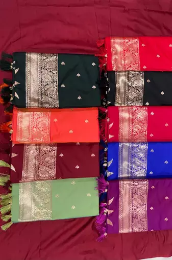 Pista silk blend jacuard work festival saree with unstitched blouse piece