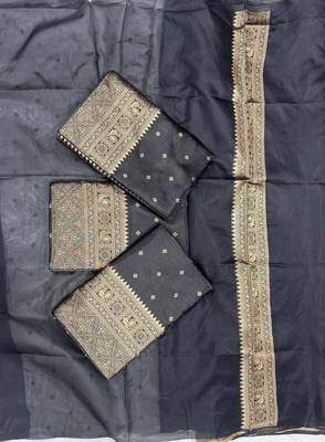 Black silk blend jacuard work festival saree with unstitched blouse piece 5
