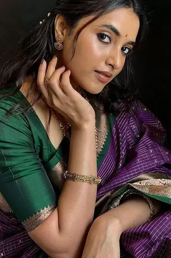 Purple green silk blend jacuard work festival saree with unstitched blouse piece