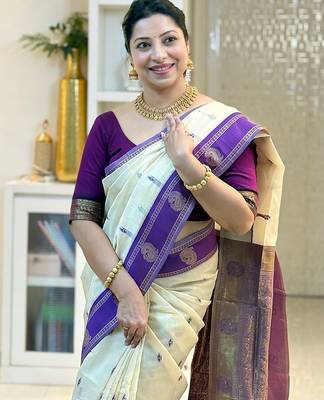 Off white purple silk blend jacuard work festival saree with unstitched blouse piece 3