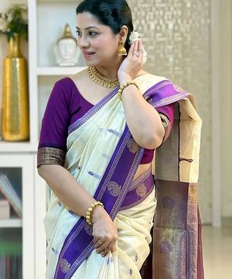 Off white purple silk blend jacuard work festival saree with unstitched blouse piece 5