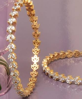 Luminous links solitaire gold plated diamond bangles 3