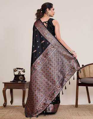 Black zari work jacquard saree with blouse 4