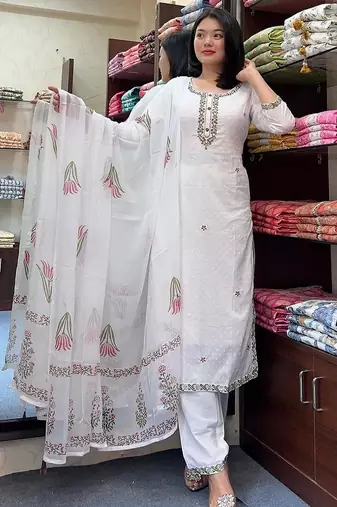 Off white color smart ethnic georgette fabric suit for elegant party looks