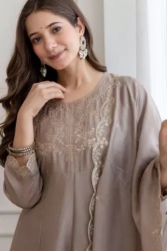 Mauve color smart ethnic vichitra fabric suit for elegant party looks