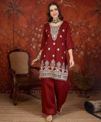 Maroon color smart elegant vichitra fabric smart embroidered suit for festive wear 5