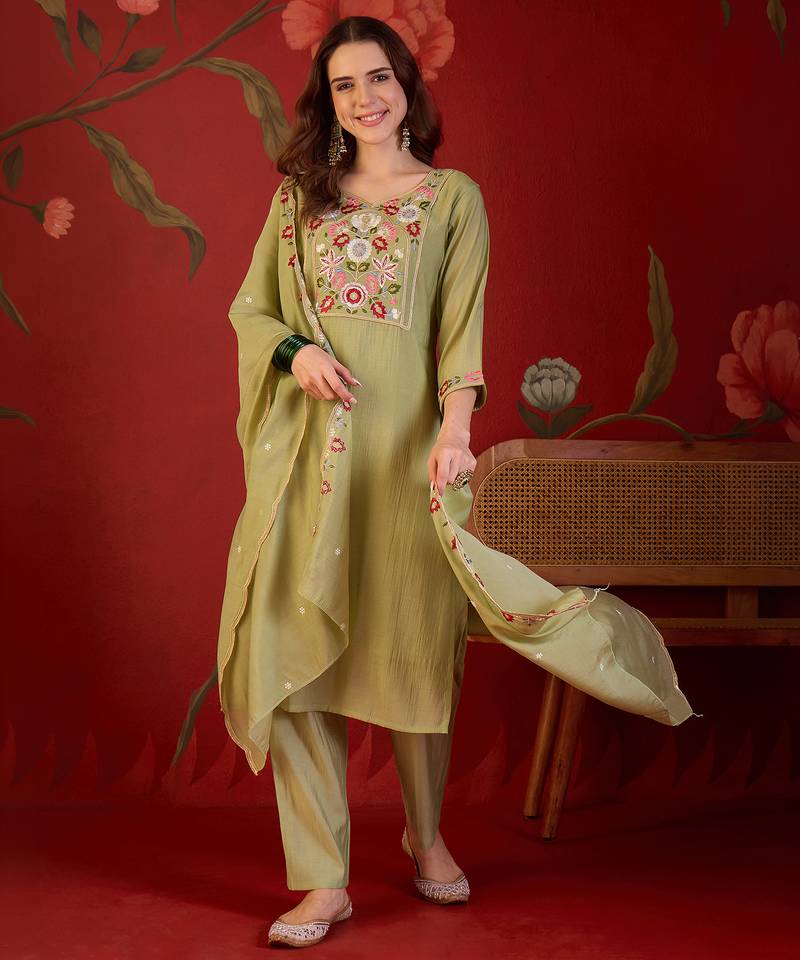 Pista color smart elegant mul cotton fabric smart embroidered suit for festive wear