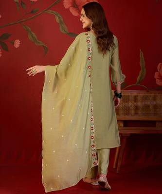 Pista color smart elegant mul cotton fabric smart embroidered suit for festive wear 2