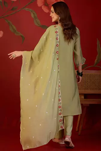 Pista color smart elegant mul cotton fabric smart embroidered suit for festive wear