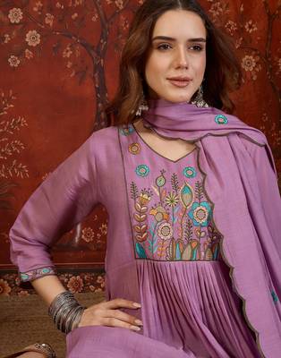 Lavender color smart elegant mul cotton fabric smart embroidered suit for festive wear 3