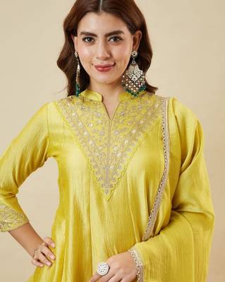Yellow color smart vichitra silk fabric beautiful partywear salwar kameez 3