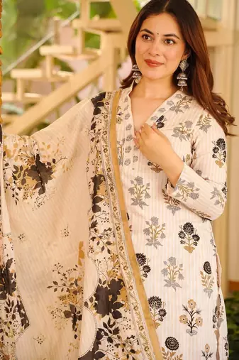 Off white color smart rayon slub fabric beautiful partywear salwar kameez