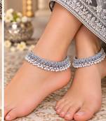 White rhodium-plated agate stone anklets