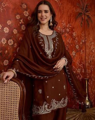 Brown silk blend embroidered Farsi kurta set with dupatta. 1