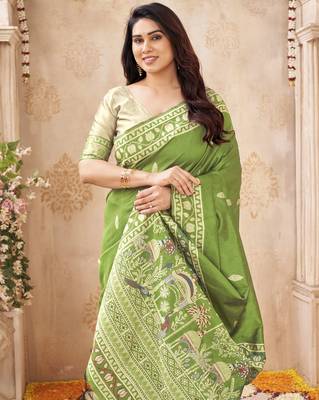 green handloom silk blend fabric woven designer graceful saree 3